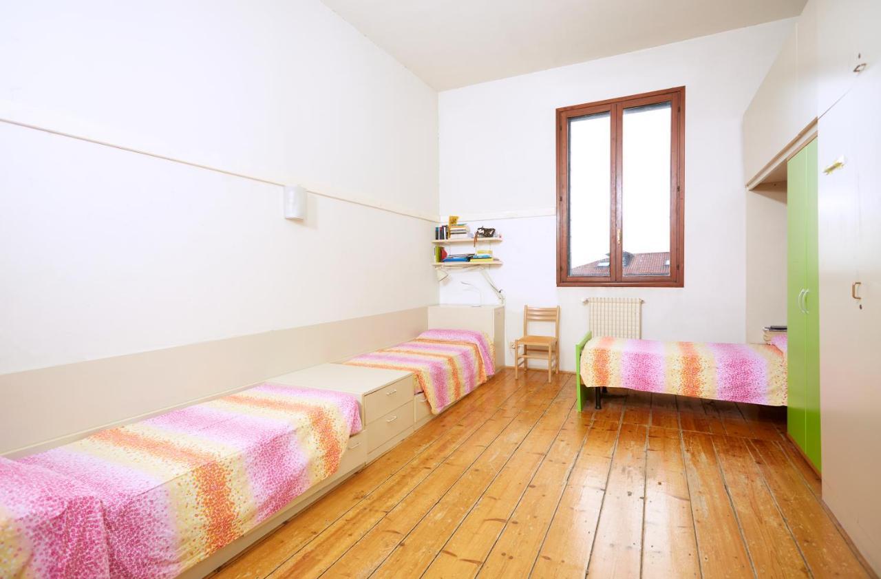 Hostal Amdg *