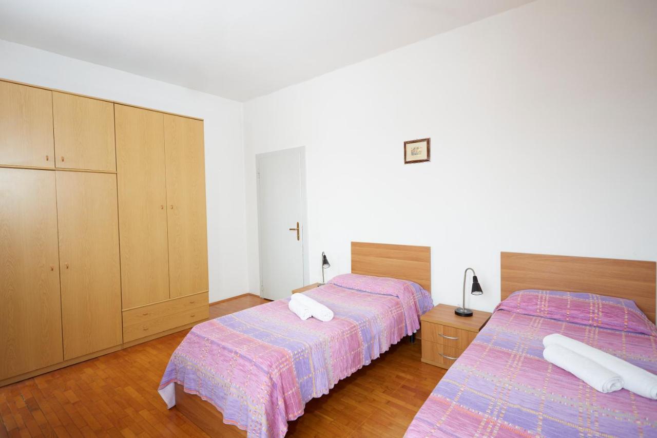 Hostal Amdg *