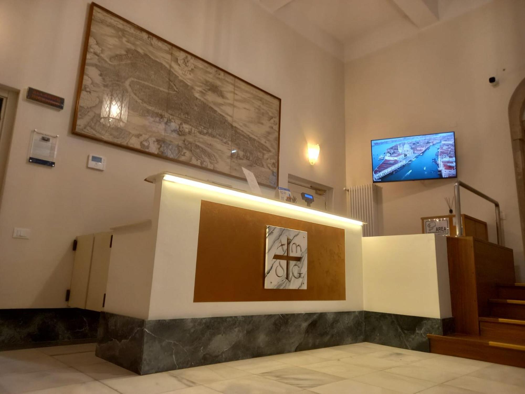 Amdg Hostal *